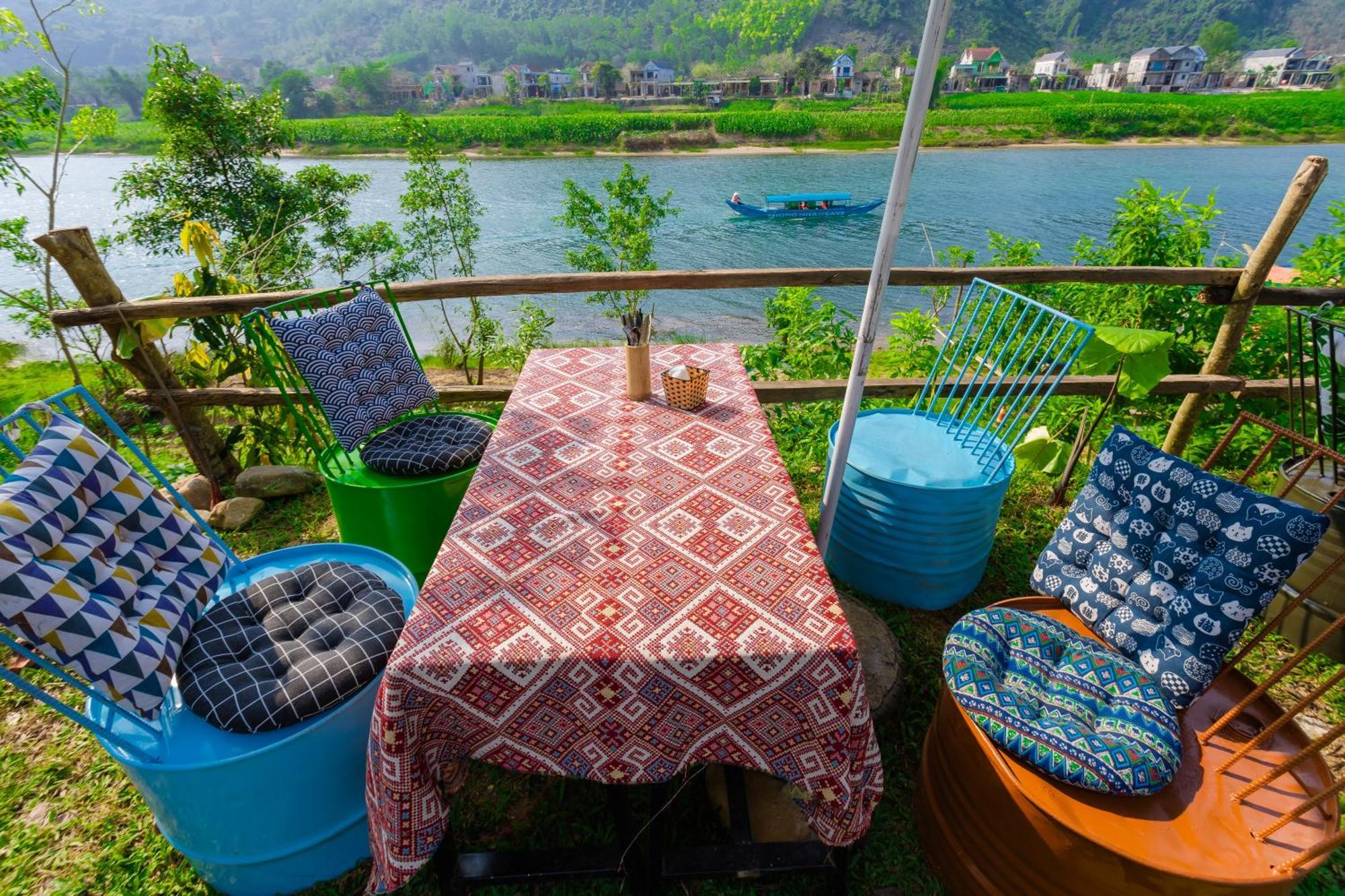 Son River Homestay ฟ็องญา ภายนอก รูปภาพ