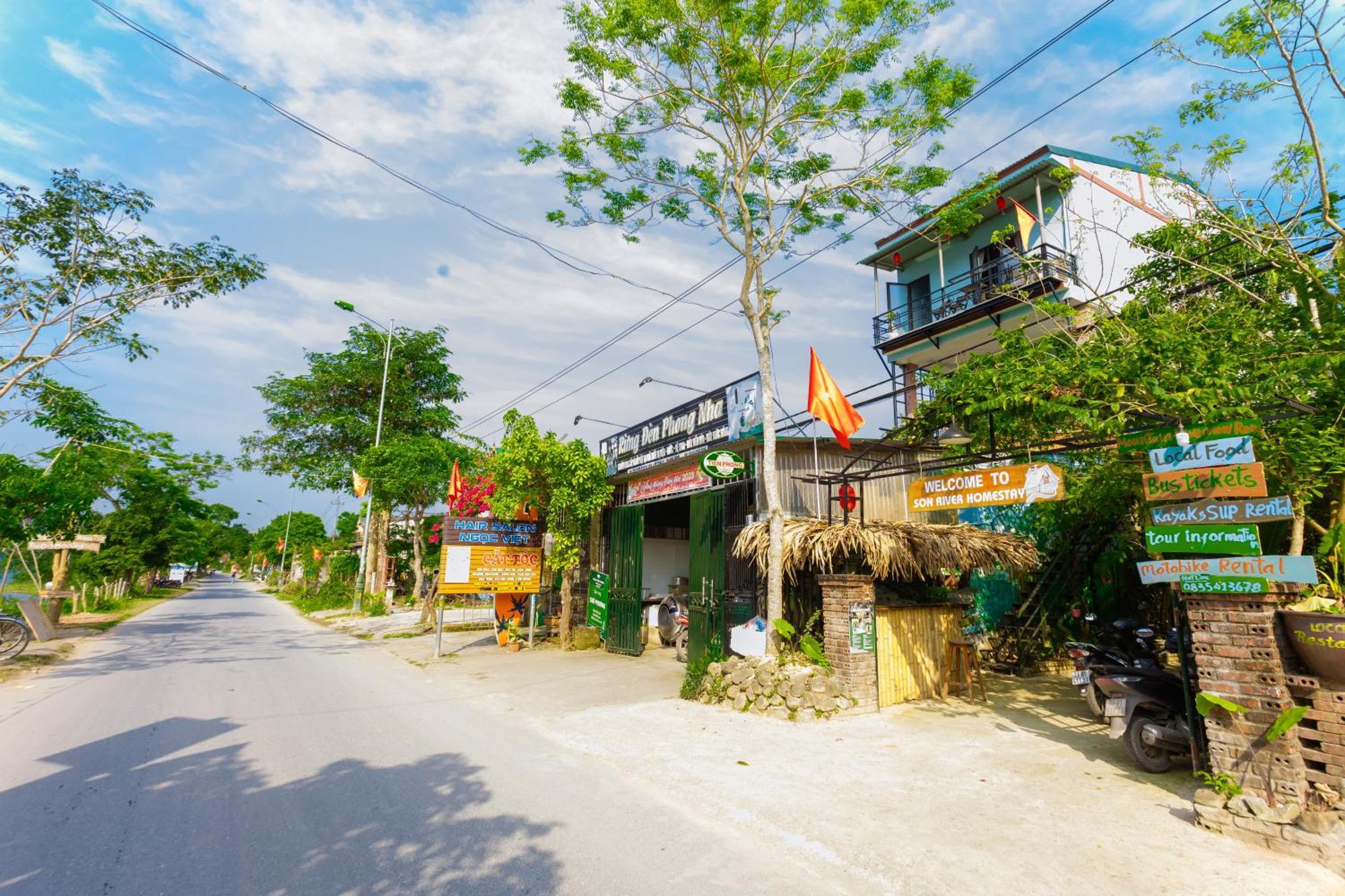 Son River Homestay ฟ็องญา ภายนอก รูปภาพ