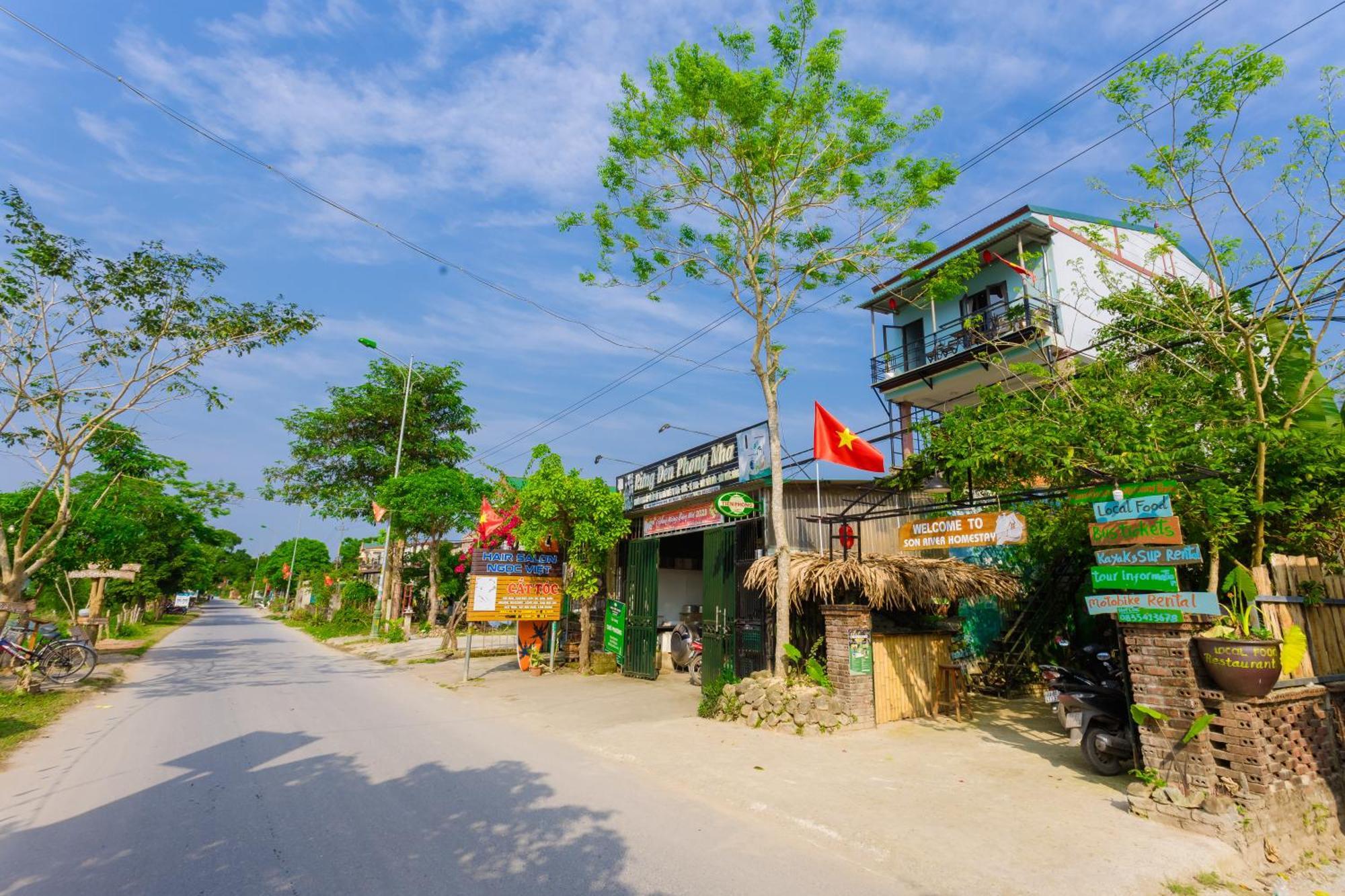 Son River Homestay ฟ็องญา ภายนอก รูปภาพ