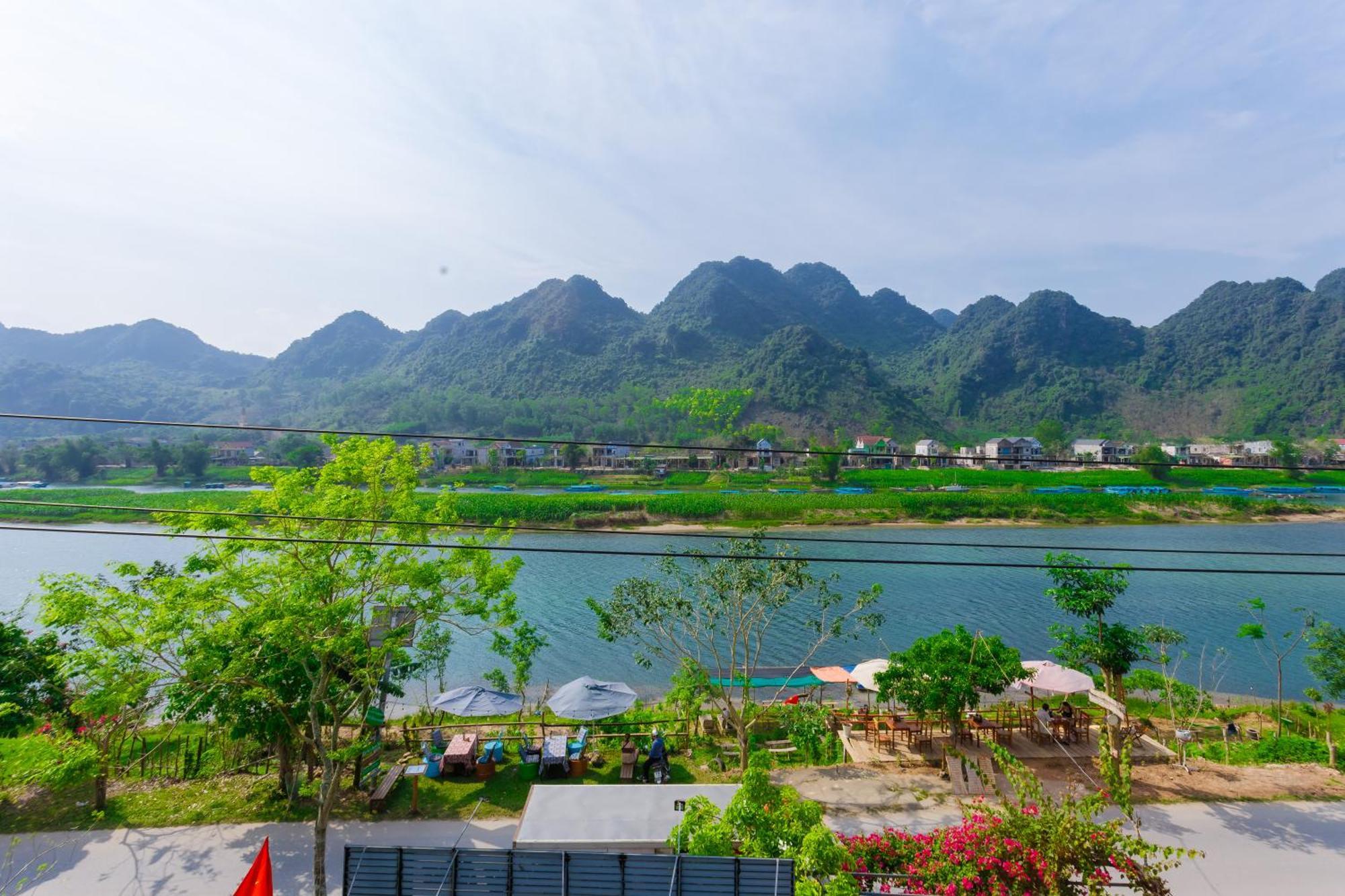 Son River Homestay ฟ็องญา ภายนอก รูปภาพ