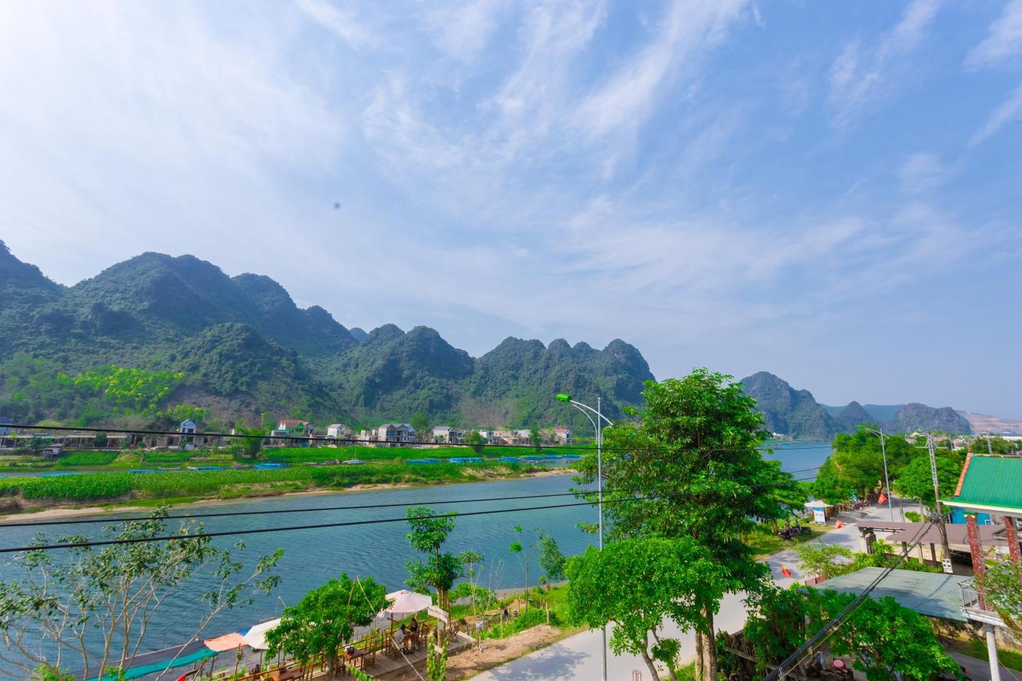 Son River Homestay ฟ็องญา ภายนอก รูปภาพ